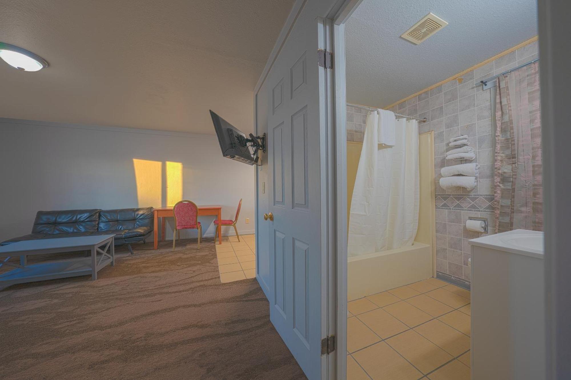 Oyo Hotel Portland Or Near Airport 格雷舍姆 外观 照片