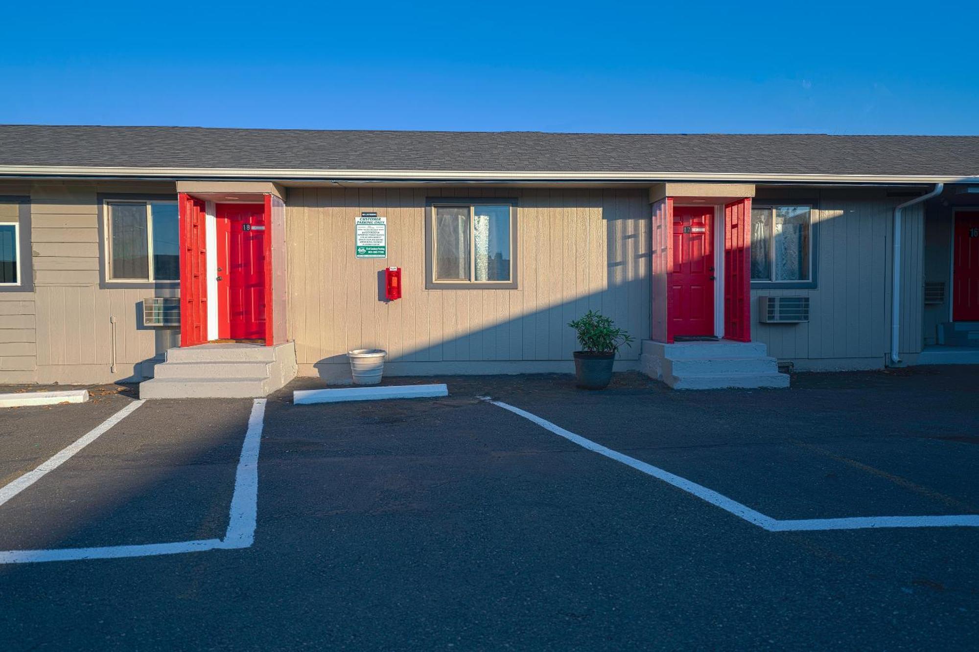 Oyo Hotel Portland Or Near Airport 格雷舍姆 外观 照片