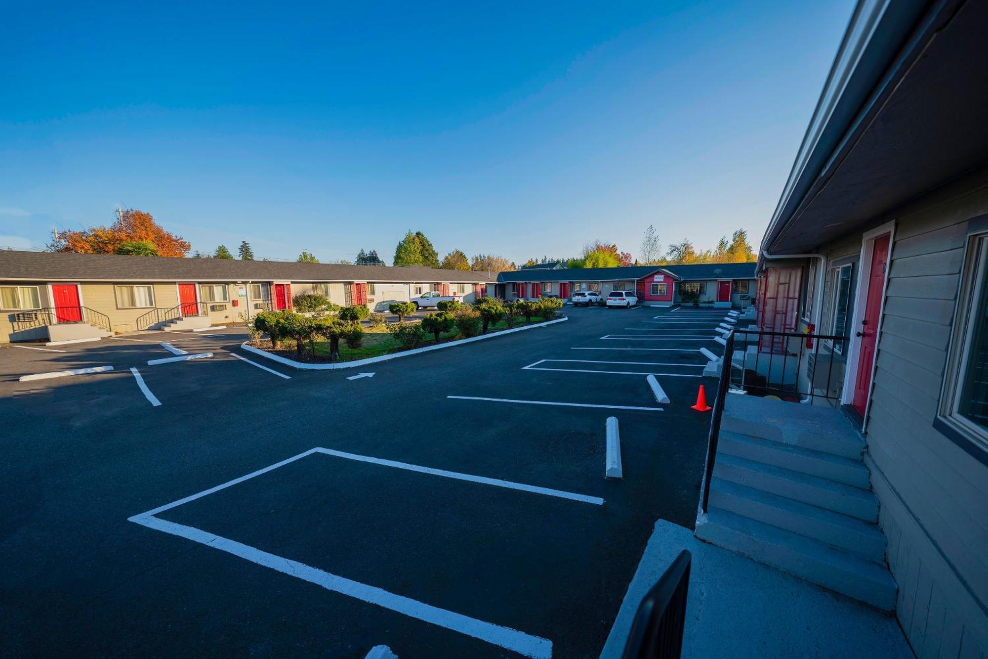 Oyo Hotel Portland Or Near Airport 格雷舍姆 外观 照片
