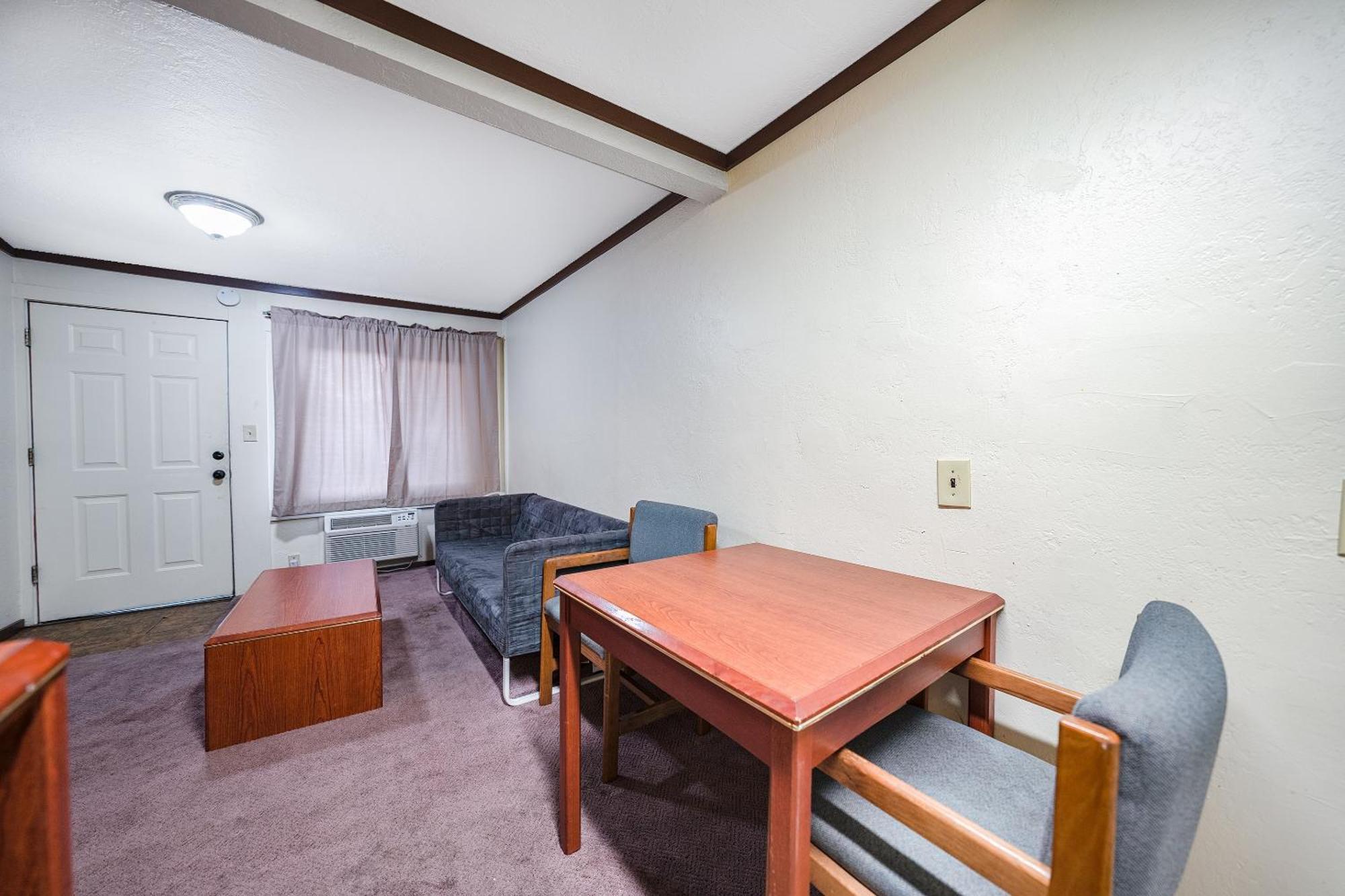 Oyo Hotel Portland Or Near Airport 格雷舍姆 外观 照片