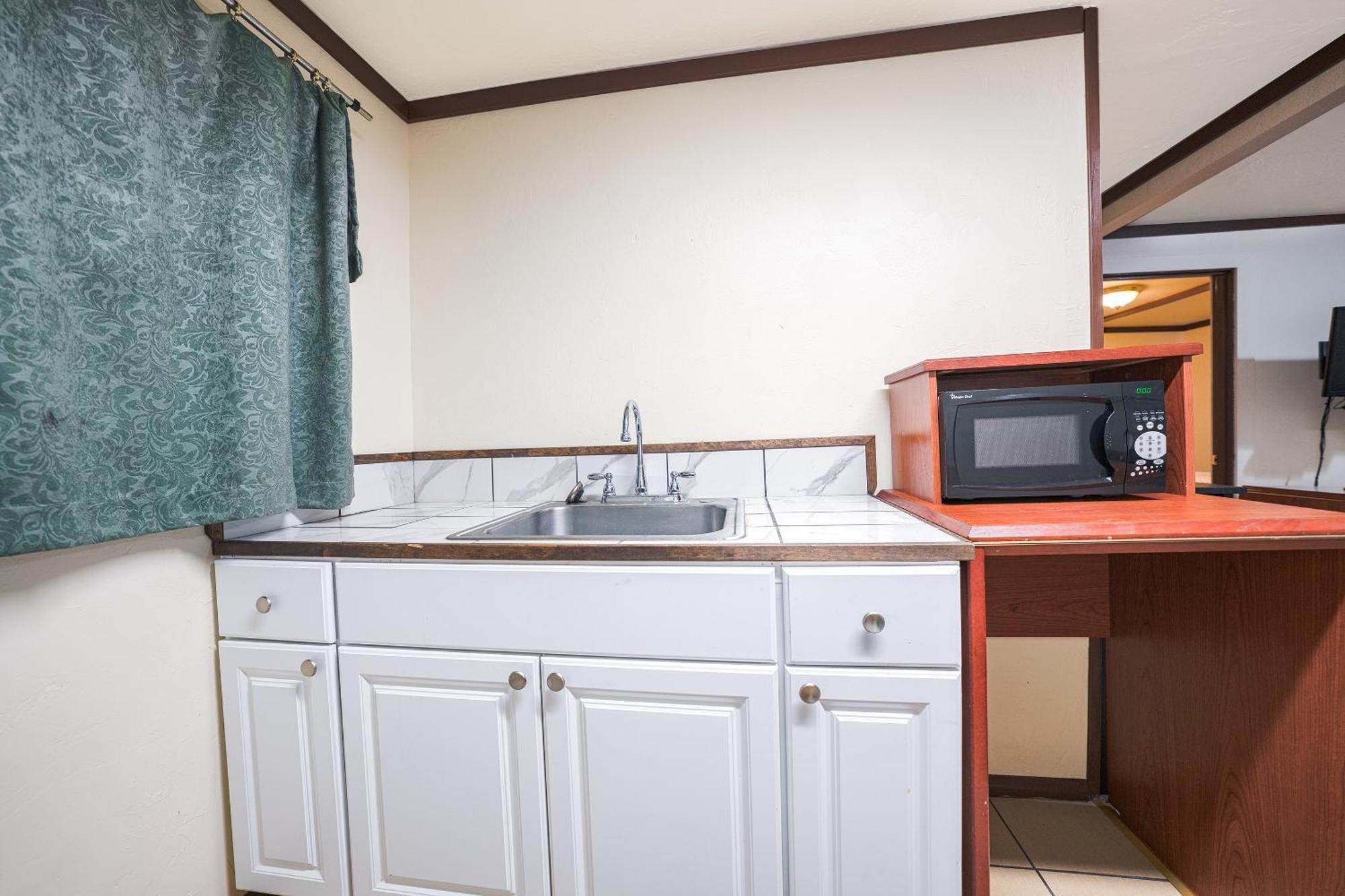 Oyo Hotel Portland Or Near Airport 格雷舍姆 外观 照片